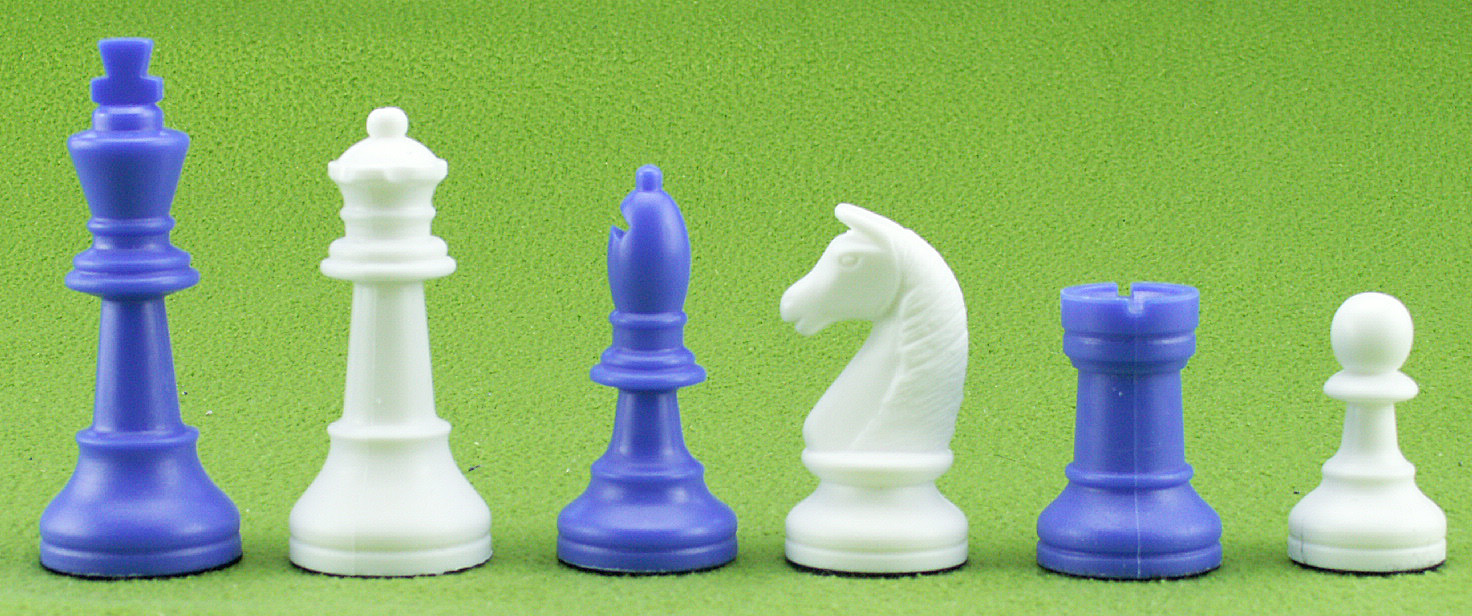 Schachfiguren blau / weiß – Holzkasten